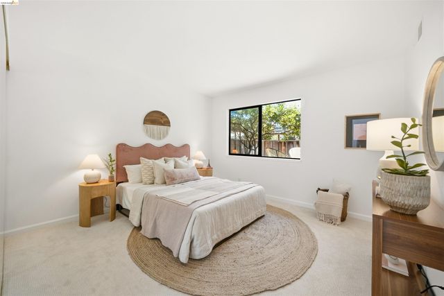 3 Windward Hl, Oakland, CA 94618