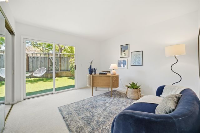 3 Windward Hl, Oakland, CA 94618