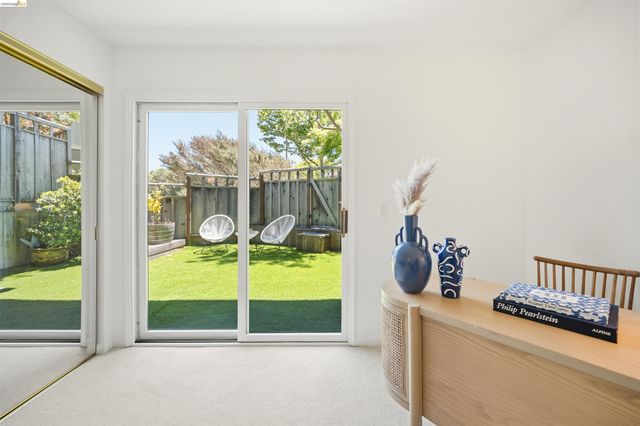 3 Windward Hl, Oakland, CA 94618