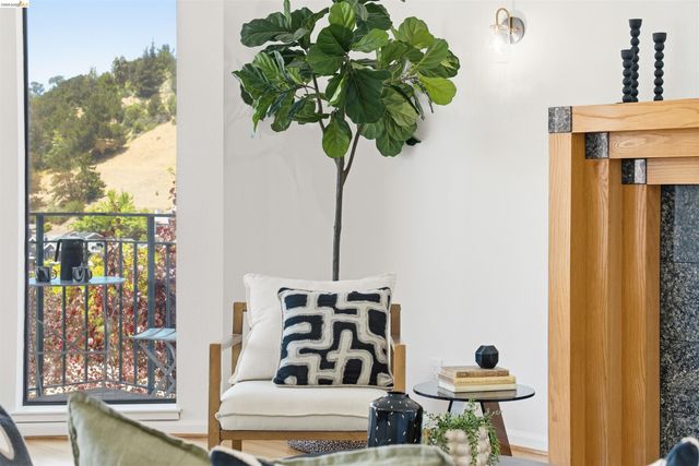 3 Windward Hl, Oakland, CA 94618