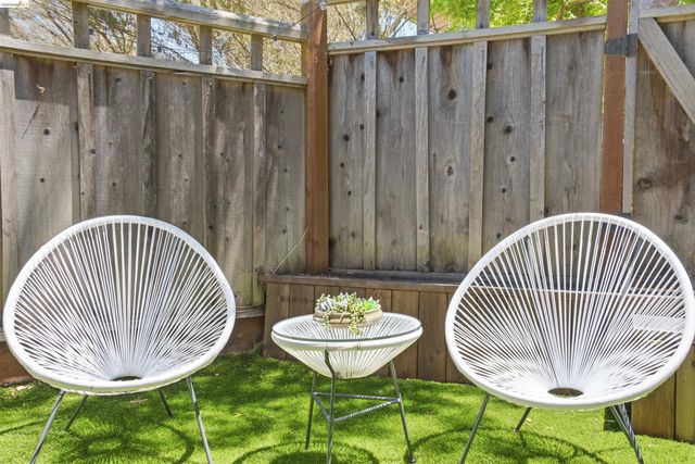 3 Windward Hl, Oakland, CA 94618