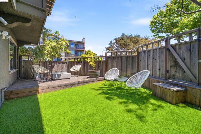 3 Windward Hl, Oakland, CA 94618