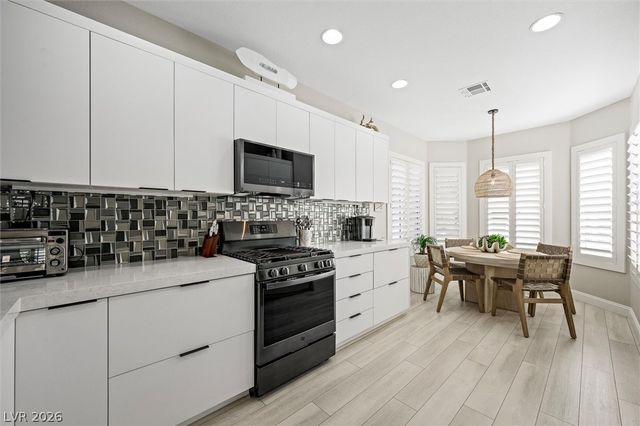 10232 Roma Madre Avenue, Las Vegas, NV 89135