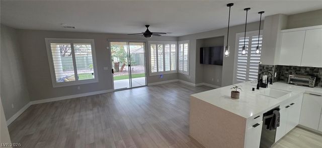 10232 Roma Madre Avenue, Las Vegas, NV 89135