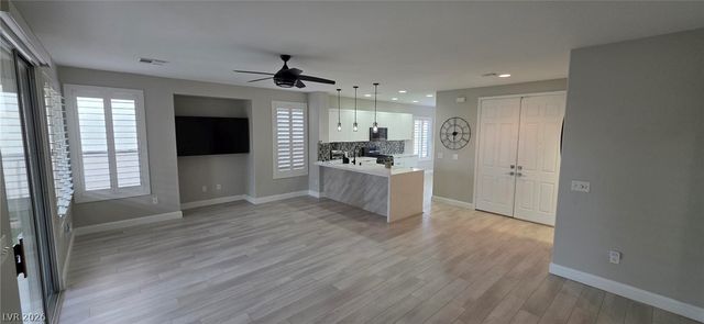 10232 Roma Madre Avenue, Las Vegas, NV 89135