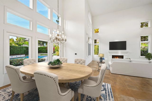 516 Camino Bailen, Escondido, CA 92029