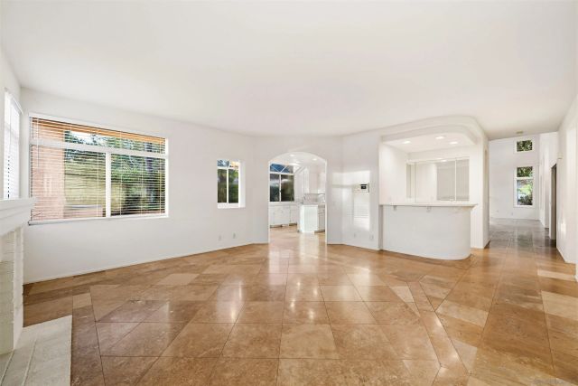 516 Camino Bailen, Escondido, CA 92029