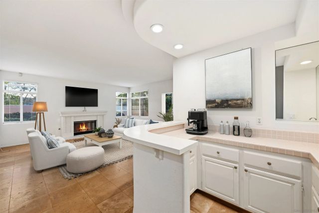 516 Camino Bailen, Escondido, CA 92029