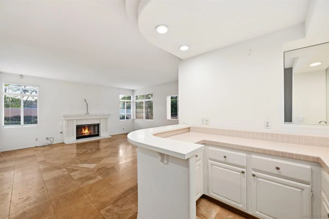 516 Camino Bailen, Escondido, CA 92029