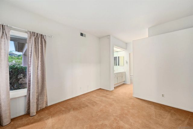 516 Camino Bailen, Escondido, CA 92029