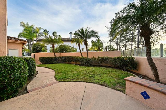 516 Camino Bailen, Escondido, CA 92029