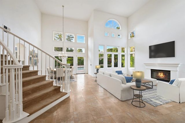 516 Camino Bailen, Escondido, CA 92029