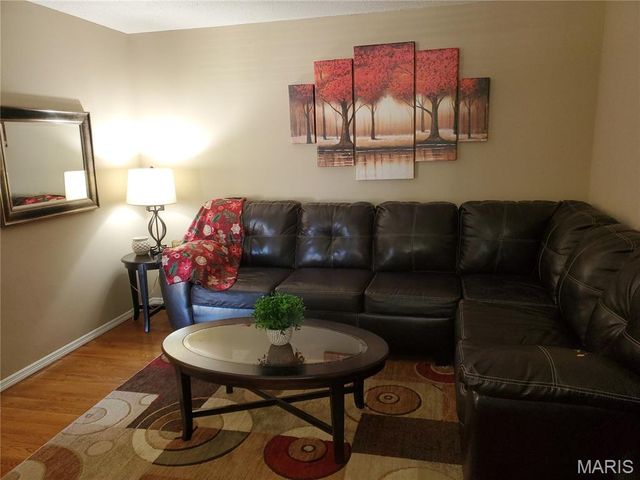 4012 Bugle Bend Drive, Florissant, MO 63034