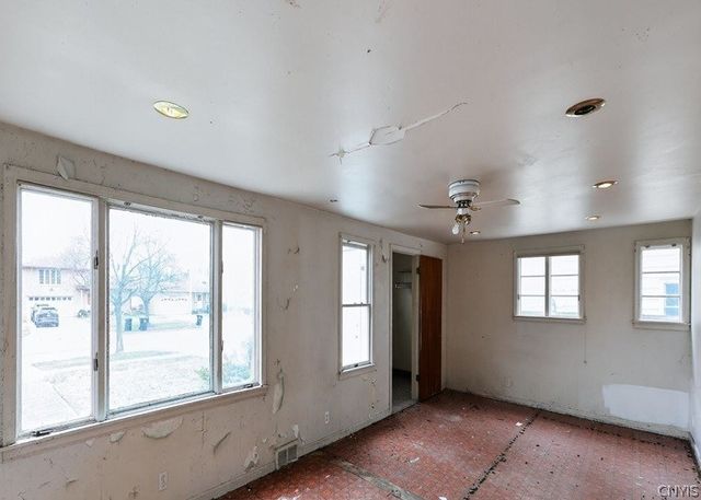 1570 Colvin Boulevard, Tonawanda, NY 14223