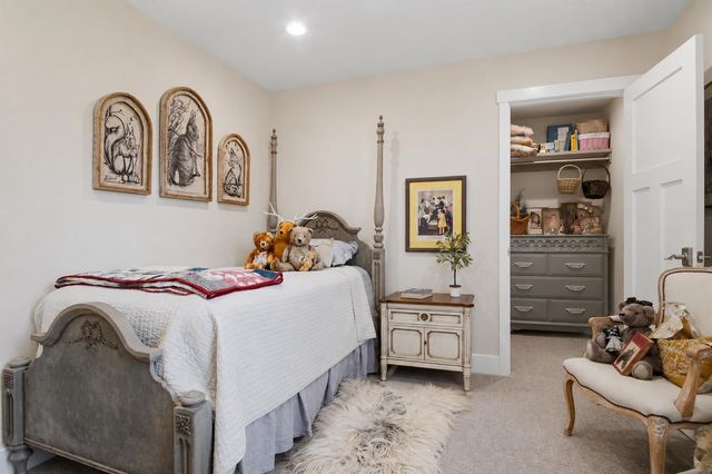 60872 Westview Dr, Nine Mile Falls, WA 99026