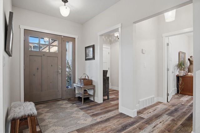 60872 Westview Dr, Nine Mile Falls, WA 99026