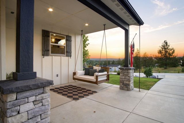 60872 Westview Dr, Nine Mile Falls, WA 99026