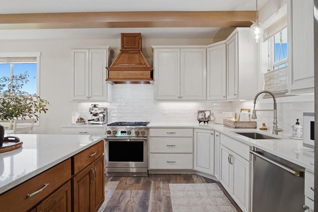 60872 Westview Dr, Nine Mile Falls, WA 99026