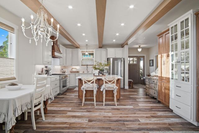 60872 Westview Dr, Nine Mile Falls, WA 99026