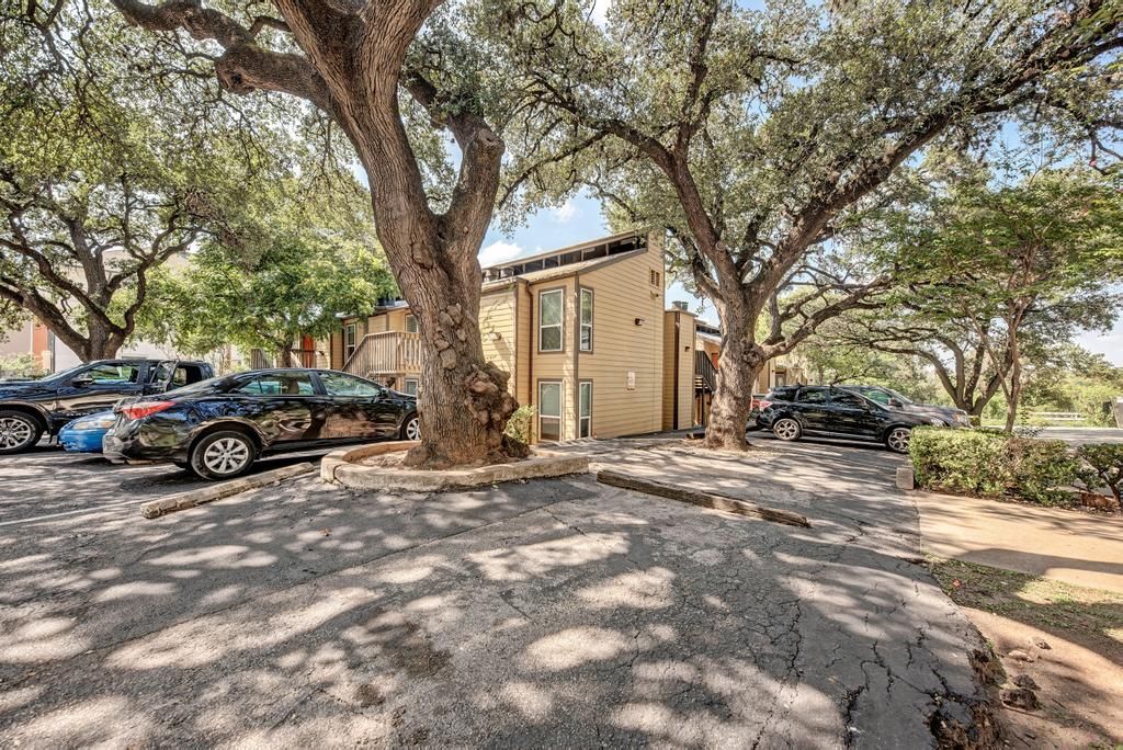 1000 W 26th ST 219, Austin, TX 78705