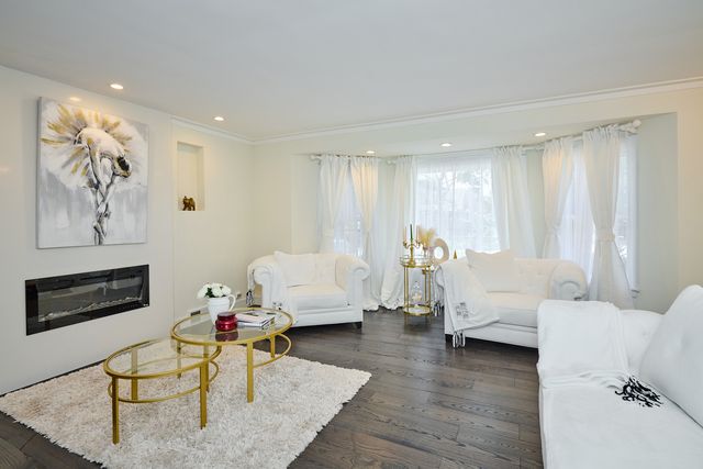 4828 W Berwyn Avenue, Chicago, IL 60630