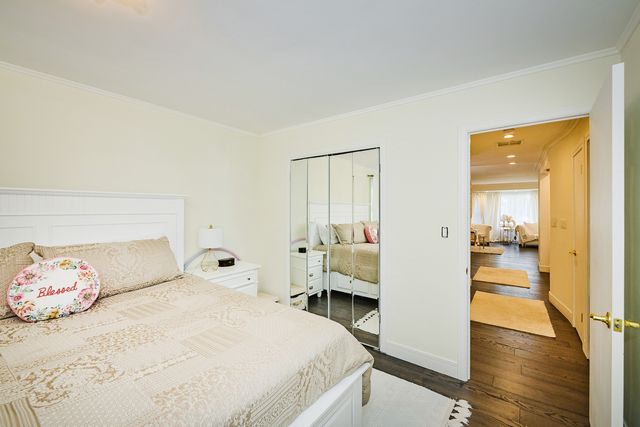 4828 W Berwyn Avenue, Chicago, IL 60630