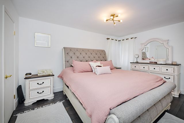 4828 W Berwyn Avenue, Chicago, IL 60630