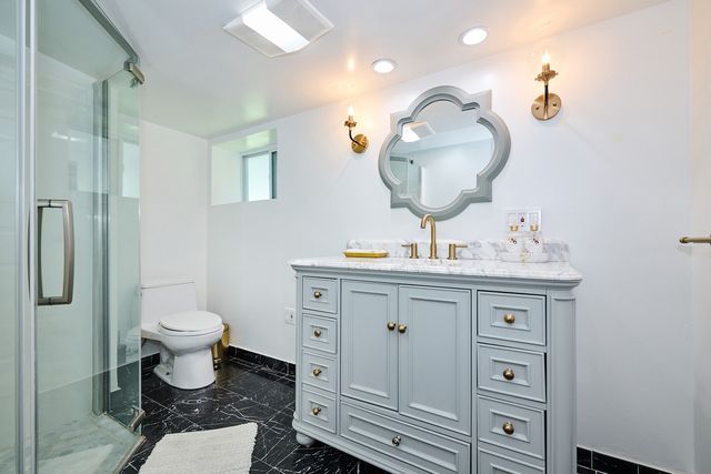 4828 W Berwyn Avenue, Chicago, IL 60630