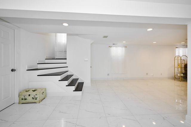 4828 W Berwyn Avenue, Chicago, IL 60630