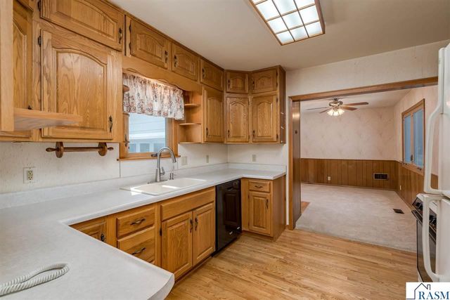 703 Warren Street, Mankato, MN 56001