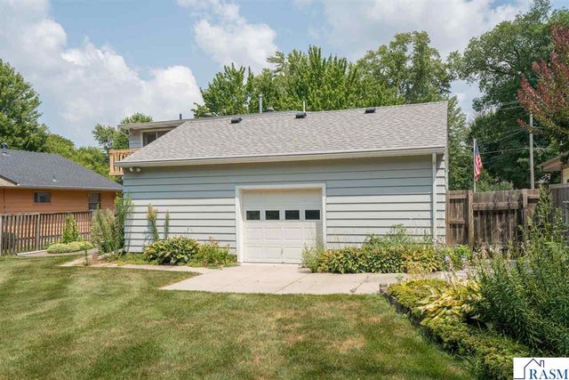 703 Warren Street, Mankato, MN 56001