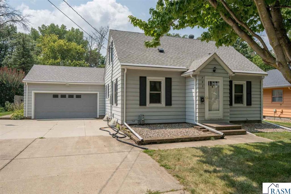 703 Warren Street, Mankato, MN 56001