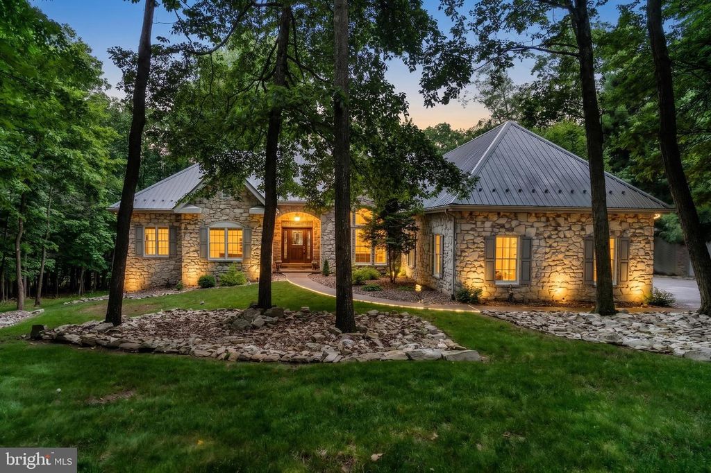 798 DOGWOOD TERRACE, Boiling Springs, PA 17007