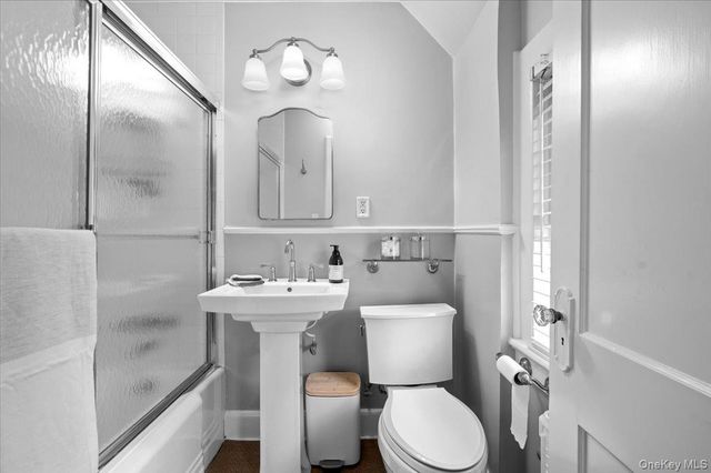 400 Manor Ridge Road, Pelham, NY 10803