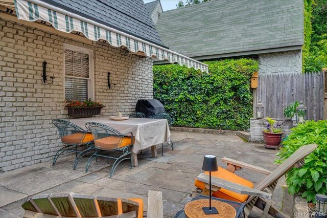 400 Manor Ridge Road, Pelham, NY 10803