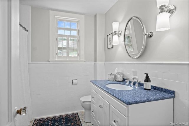 400 Manor Ridge Road, Pelham, NY 10803