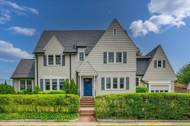 400 Manor Ridge Road, Pelham, NY 10803