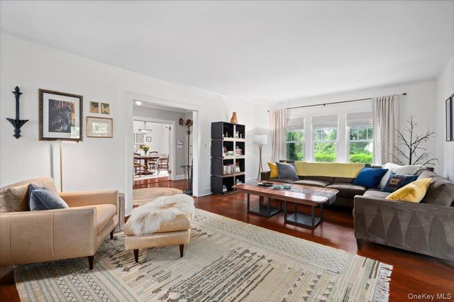 400 Manor Ridge Road, Pelham, NY 10803