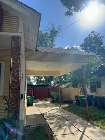 810 E Guenther, San Antonio, TX 78210