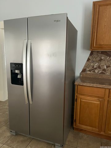810 E Guenther, San Antonio, TX 78210