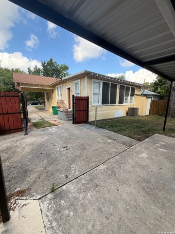 810 E Guenther, San Antonio, TX 78210