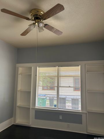 810 E Guenther, San Antonio, TX 78210