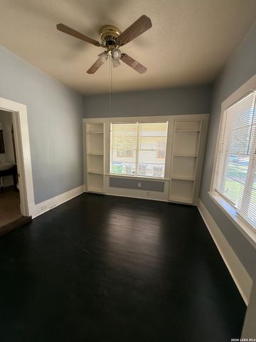 810 E Guenther, San Antonio, TX 78210