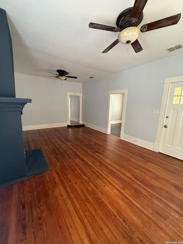 810 E Guenther, San Antonio, TX 78210