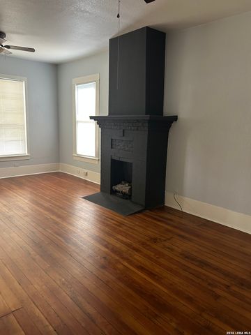 810 E Guenther, San Antonio, TX 78210