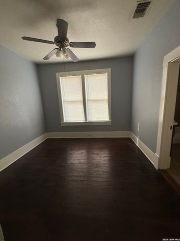810 E Guenther, San Antonio, TX 78210