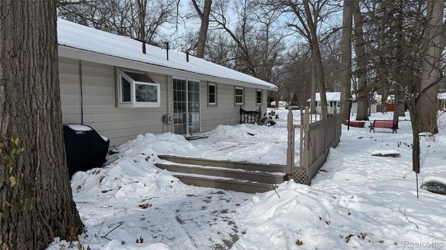 3316 Hickory Lane, Port Huron, MI 48060