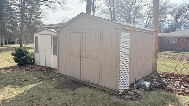 3316 Hickory Lane, Port Huron, MI 48060