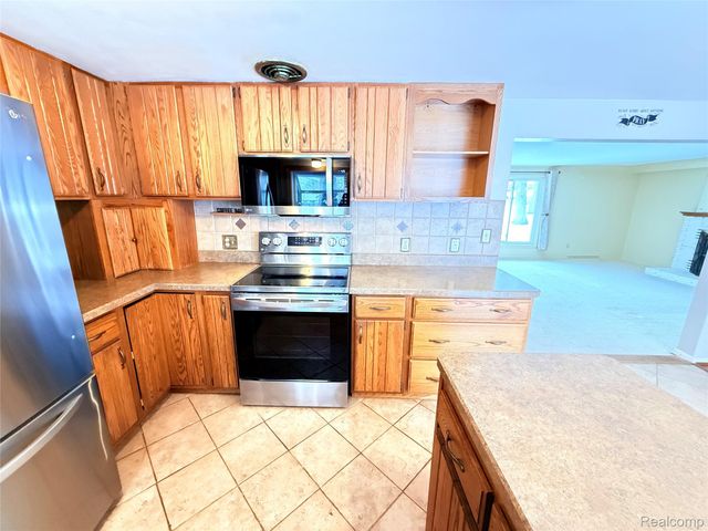 3316 Hickory Lane, Port Huron, MI 48060