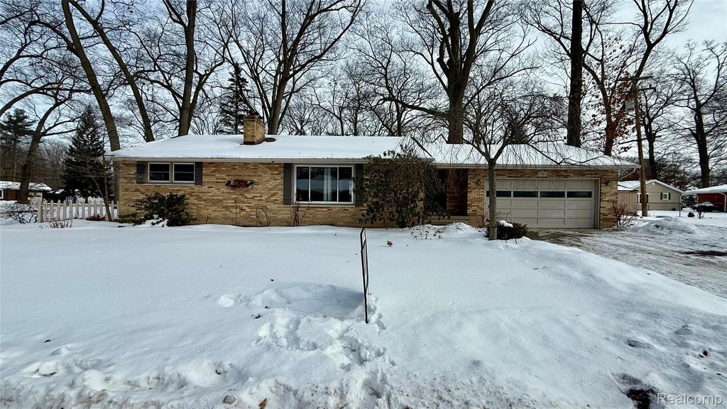 3316 Hickory Lane, Port Huron, MI 48060